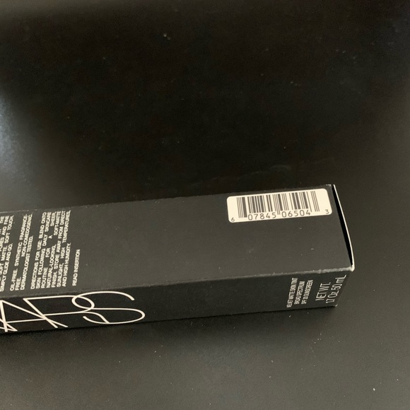 NARS velvet matte skin tint - light 3 Groenland - Picture 3 of 5